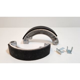 Bremsbacken F.A. ITALIA 8" hinten/28mm/2 Aufn./Ø135mm für Vespa 125/150Super/P150S